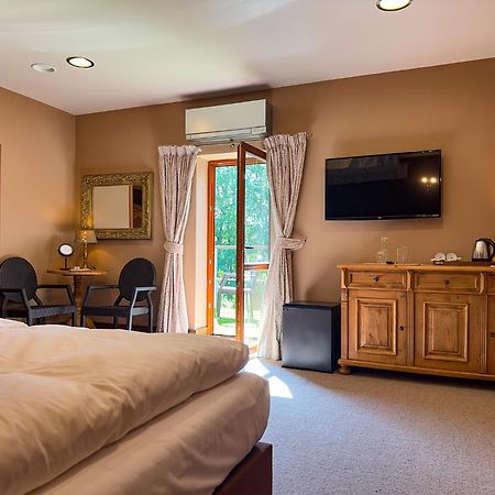 Park Hotel Popovicky Bagian luar foto