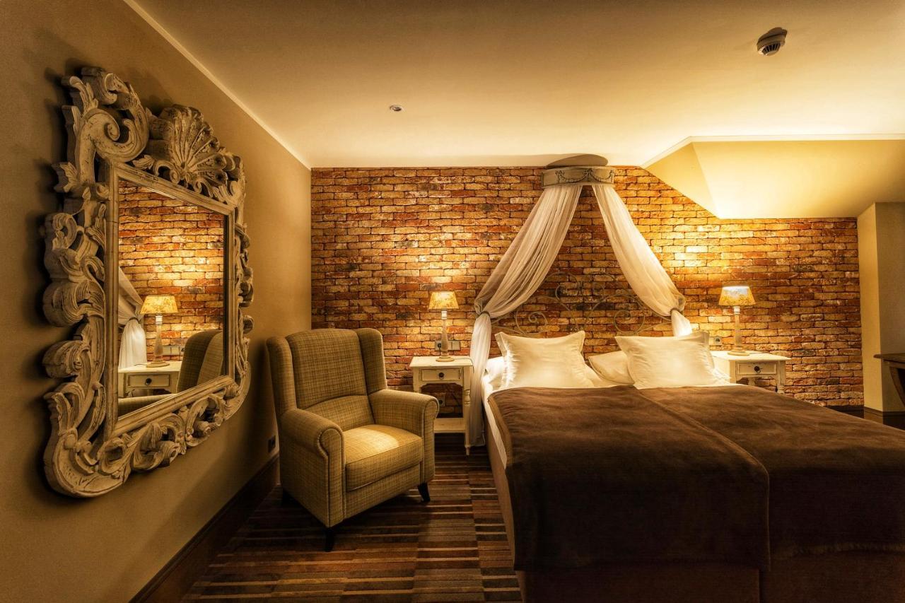 Park Hotel Popovicky Bagian luar foto